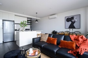 Smart TV, Netflix, foosball, books - from $1190 Per week  (Richmond)