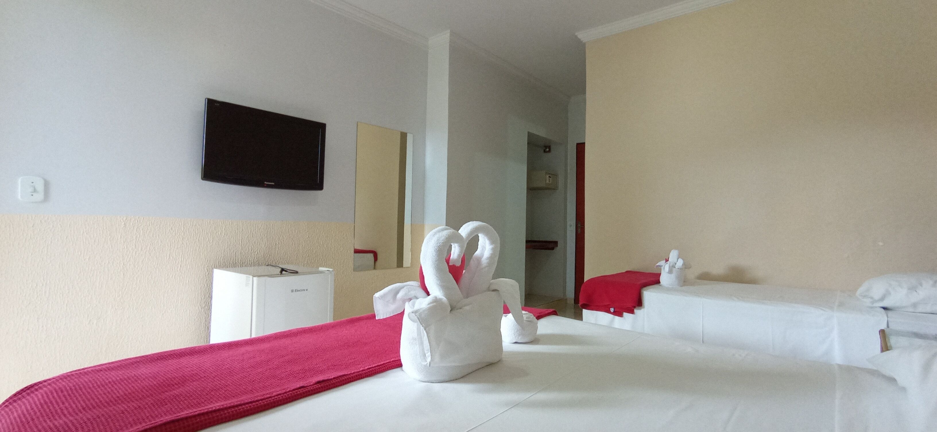 superior quadruple room | minibar, desk, free wifi, bed sheets