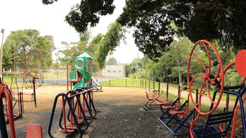 室外兒童遊樂區