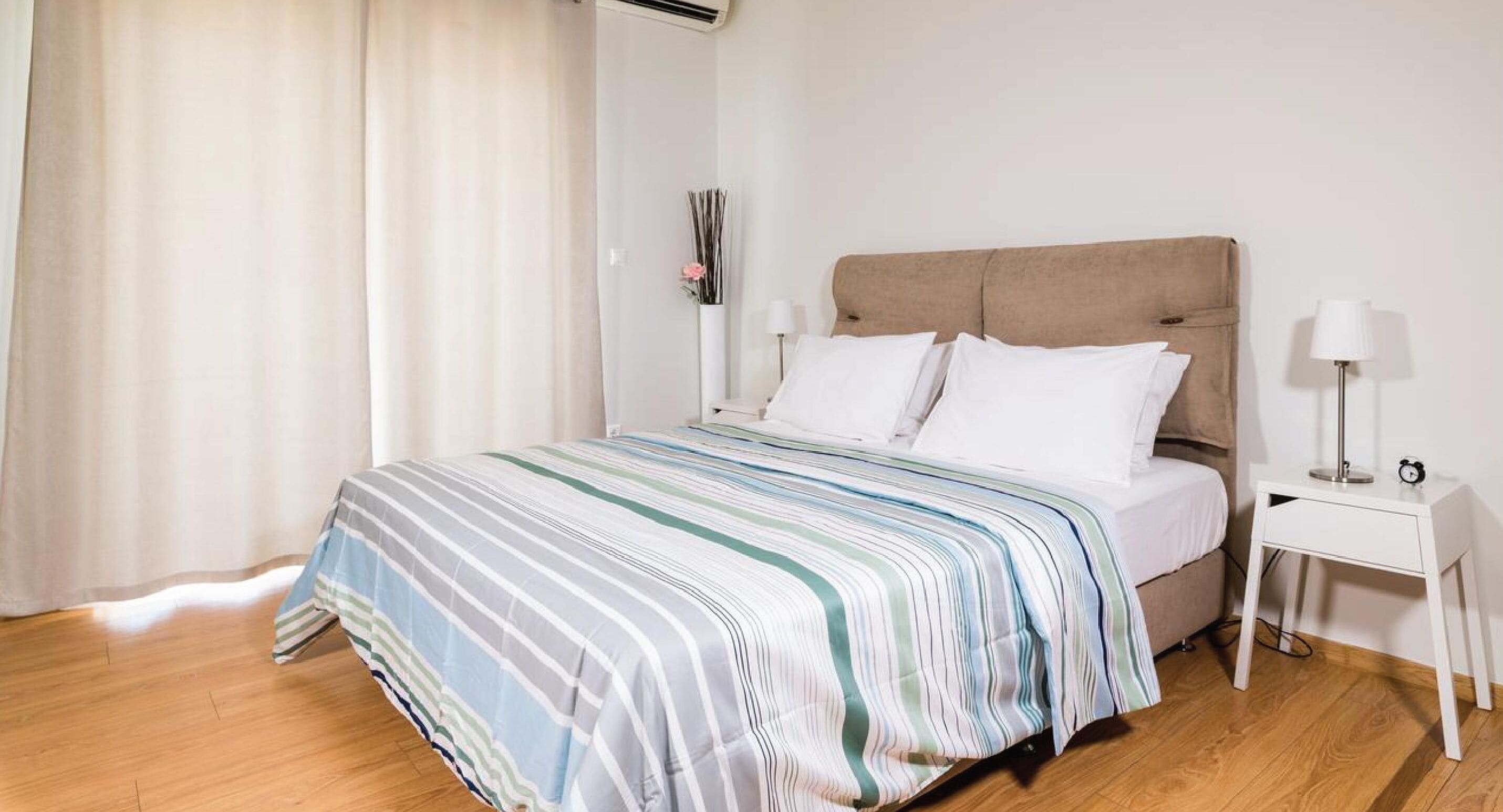 Standardlejlighed | 1 soveværelse, skrivebord, arbejdsområde til bærbare computere