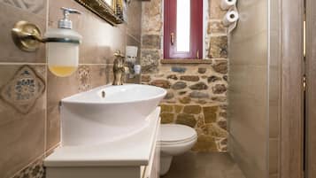 Dusche, Regendusche, Haartrockner, Handtücher