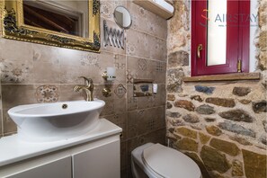 Apartment | Badezimmer | Dusche, Regendusche, Haartrockner, Handtücher