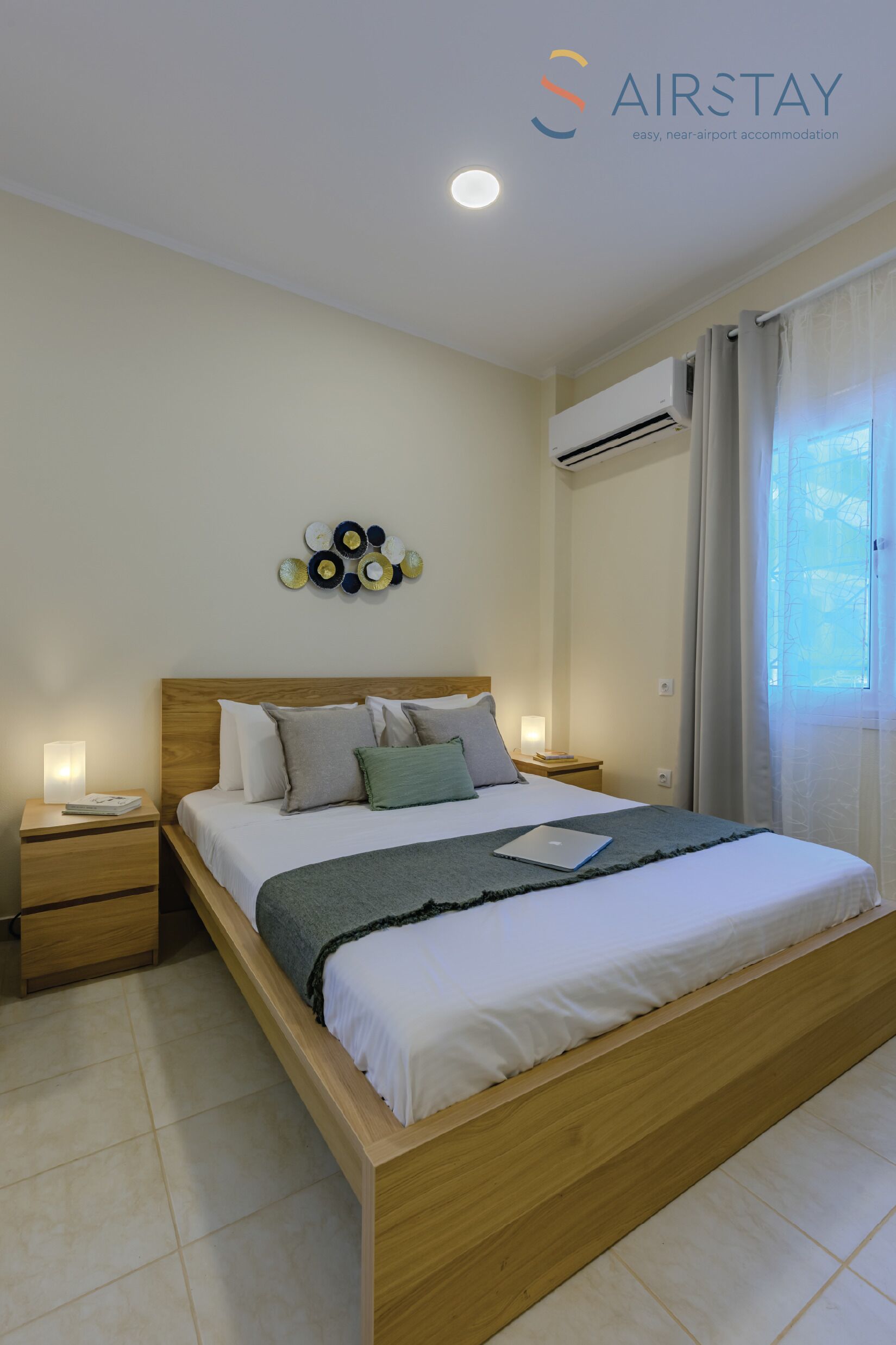 Standard Apartment | Desk, laptop workspace, soundproofing, cots/infant beds