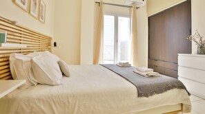 Individually decorated, individually furnished, desk, laptop workspace - Nautilus Apartments Airport by Airstay (Spata-Artemida)