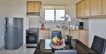 大冰箱、炉灶、茶具/咖啡用具、电热水壶