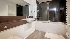 Luxury Apartment | Bathroom | Separate bathtub and shower, rainfall showerhead, designer toiletries - Luxury Balcony Apartment with Parking (St. Andrews)