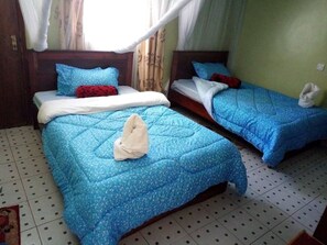Double Room | Desk, free WiFi, bed sheets