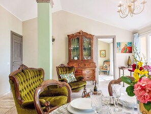 Interior - Wonderful private villa for 8 people with WIFI, TV, terrace, pets allowed and panoramic view (Trincheri)