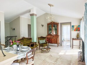 Interior - Wonderful private villa for 8 people with WIFI, TV, terrace, pets allowed and panoramic view (Trincheri)