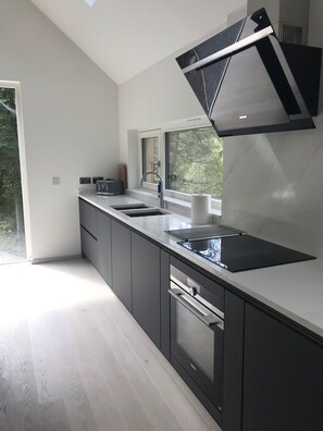 Chalet | Private kitchen | Fridge, microwave, oven, stovetop - An Caisteal Lodge With Cascading Waterfall View (Crianlarich)