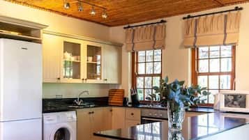 Cottage Cao cấp, 2 phòng ngủ | Bếp riêng | Tủ lạnh, lò vi sóng, lò nướng, bếp nấu