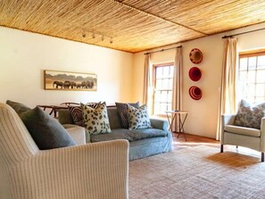 Luxury Cottage, 3 Bedrooms | Living room - Navarre Farm Cottages (Stellenbosch)