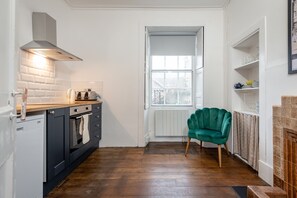 Apartemen | Dapur pribadi | Lemari es besar, microwave, oven, dan kompor