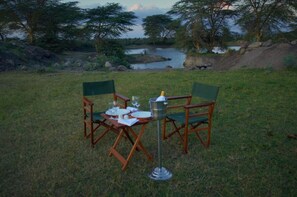 Se sirven desayunos, almuerzos y cenas; cocina local e internacional