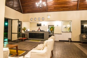 Reception - Stoni Athi Resort (Athi River)