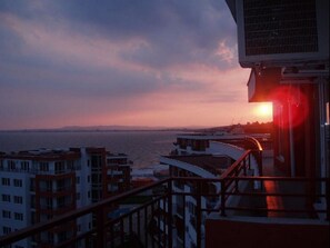 Property grounds - 2 Bedroom Apartment, Sleeps 6 Holiday Apartment, Sveti Vlas (Sveti Vlas,)