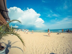 Beach - 2 Bedroom Apartment, Sleeps 6 Holiday Apartment, Sveti Vlas (Sveti Vlas,)