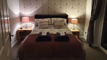 Apartment, 1 Queen Bed | 1 bedroom, iron/ironing board, free WiFi, bed sheets