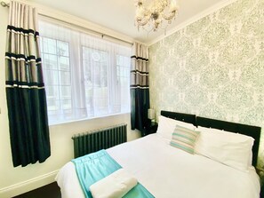 1 bedroom, WiFi, bed sheets - Perfect for Wimbledon, Roehampton & Central London (London)