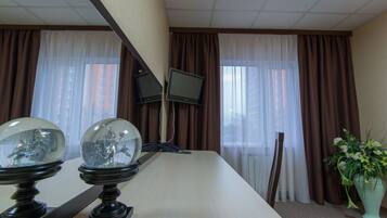 Chambre Simple Standard | Fer et planche Ă repasser, Wi-Fi gratuit