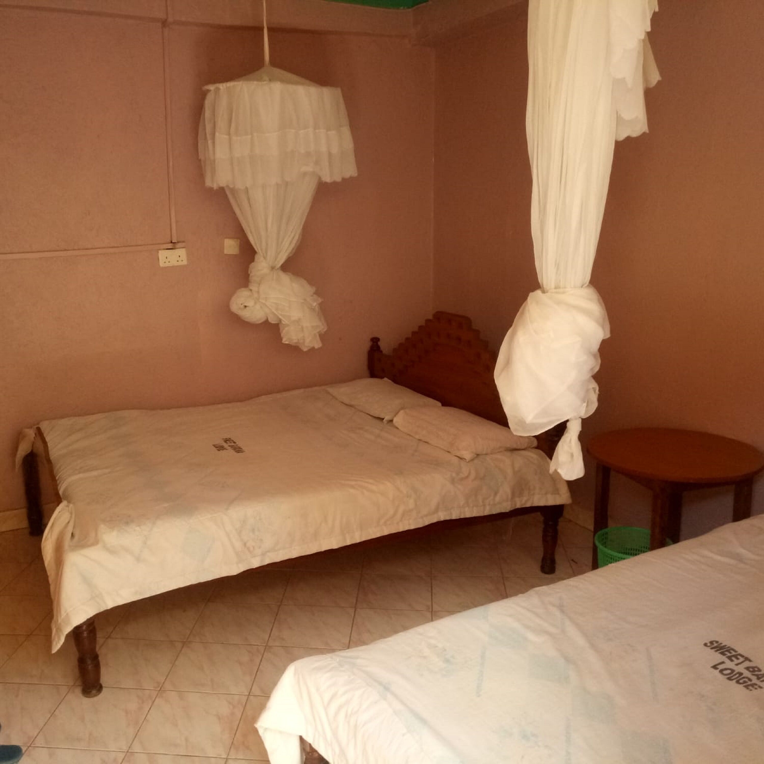 Standard Single Room | Desk, iron/ironing board (on request), WiFi (free), bed sheets