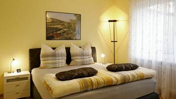 1 bedroom, iron/ironing board, free WiFi