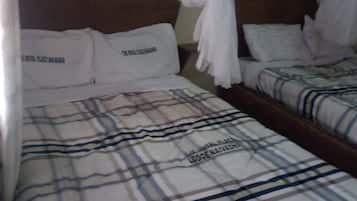 Single Room | Desk, iron/ironing board, free WiFi, bed sheets