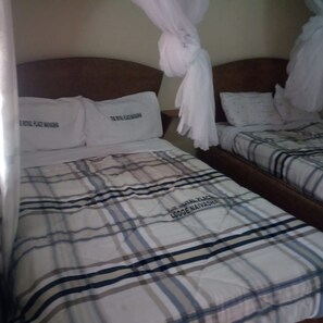 Single Room | Desk, iron/ironing board, free WiFi, bed sheets - Boyal Place Guest House (Naivasha)