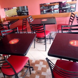 Lunch and dinner served, local and international cuisine - Boyal Place Guest House (Naivasha)