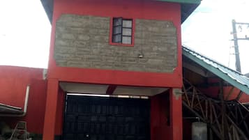 Mặt tiền nơi lưu trú