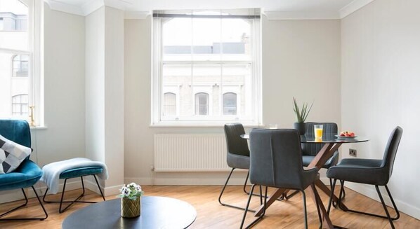 Design Apartment | In-room dining