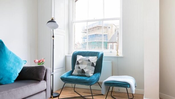Design appartement | Woonruimte | Een flatscreentelevisie