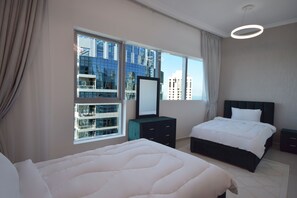 Standard Apartment, 2 Bedrooms, Pool Access, Marina View