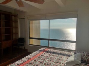 2 bedrooms, WiFi, bed sheets, wheelchair access