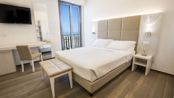 Minibar, in-room safe, free WiFi, bed sheets