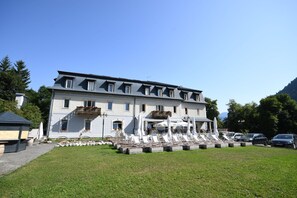 Front of property - Hotel Saisera (Malborghetto Valbruna)