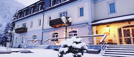 Fachada de la propiedad