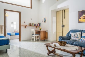 Apartment, 1 Schlafzimmer, Meerblick | Wohnbereich | Flachbildfernseher