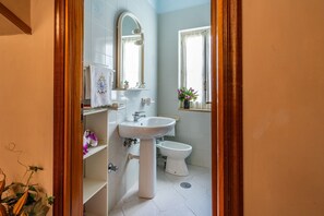 公寓, 3 間臥室 | 浴室 | 淋浴設備、淋浴花灑、吹風機、坐浴桶