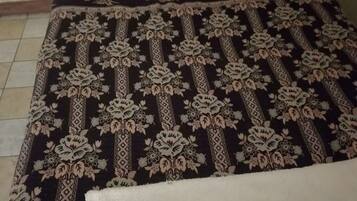 Double Room | Desk, free WiFi, bed sheets