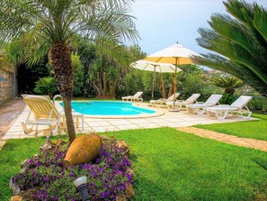 Seasonal outdoor pool, sun loungers - Villa La Pace (Sant'Agnello)