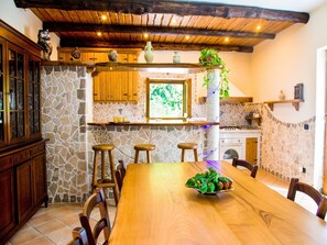 Villa, 3 Bedrooms | In-room dining - Villa La Pace (Sant'Agnello)