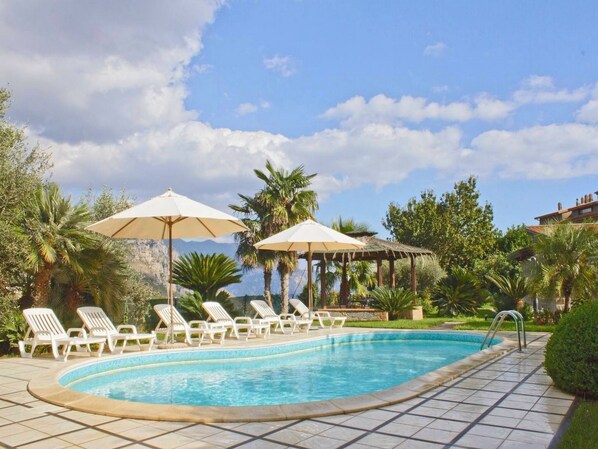 Seasonal outdoor pool, sun loungers - Villa La Pace (Sant'Agnello)
