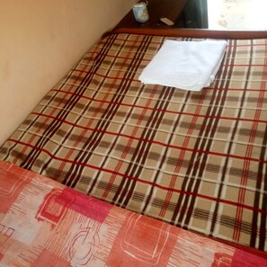 Desk, bed sheets - Jasho Lodge (Naivasha)