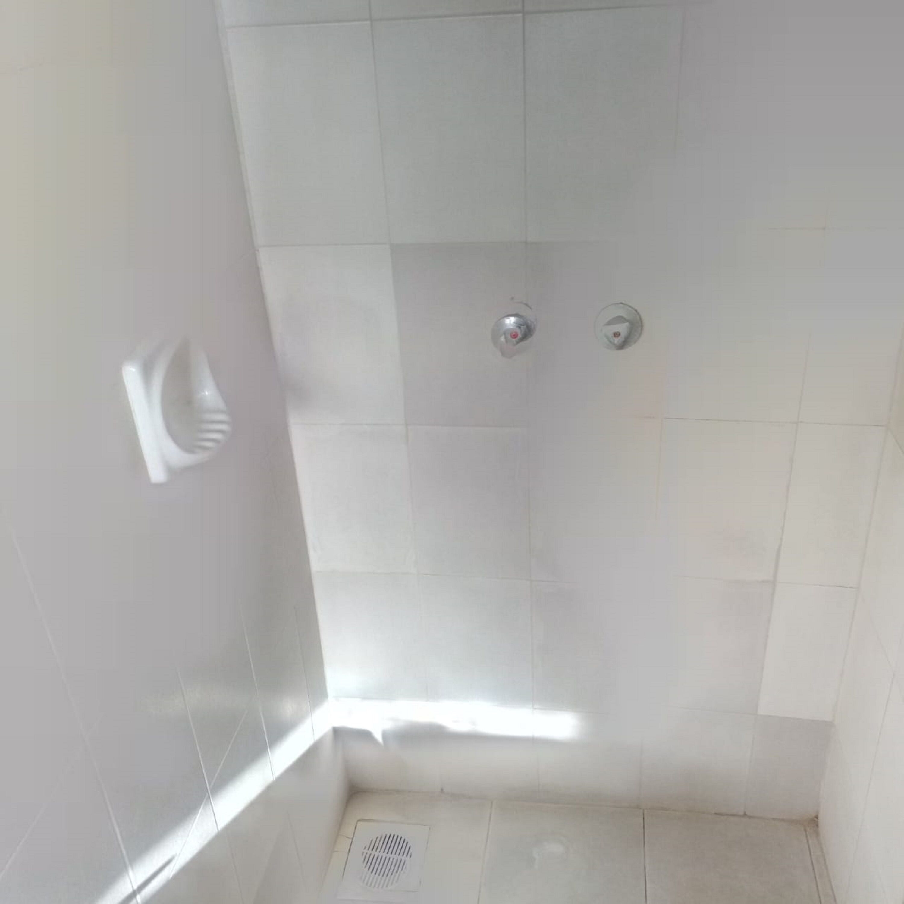 Single Room | Bathroom shower
