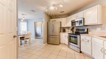 House, Multiple Beds, Private Pool, Pool View | Private kitchen | Fridge, microwave, stovetop, dishwasher