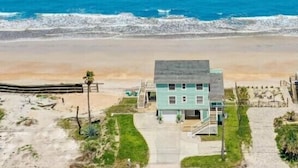 On the beach - Hemingway Dream, 5 Bedrooms, Beach Front, Sleeps 14 (Ponte Vedra Beach)