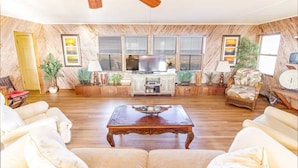 Unclassified image, 4 of 23, button - Hunter's Haven, 2 Bedrooms, Ocean Front, Pet Friendly, Sleeps 6 (St. Augustine)