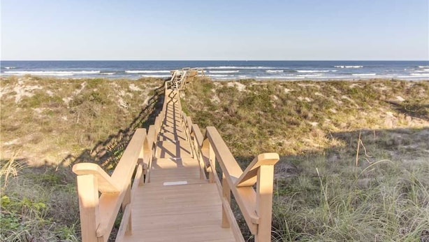 Unclassified image, 1 of 23, button - Hunter's Haven, 2 Bedrooms, Ocean Front, Pet Friendly, Sleeps 6 (St. Augustine)