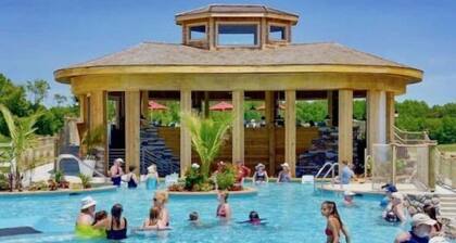 Coastal Club * 5BR, 4 Full Baths, 3 Suites WATERFRONT * Sleeps Up to 12